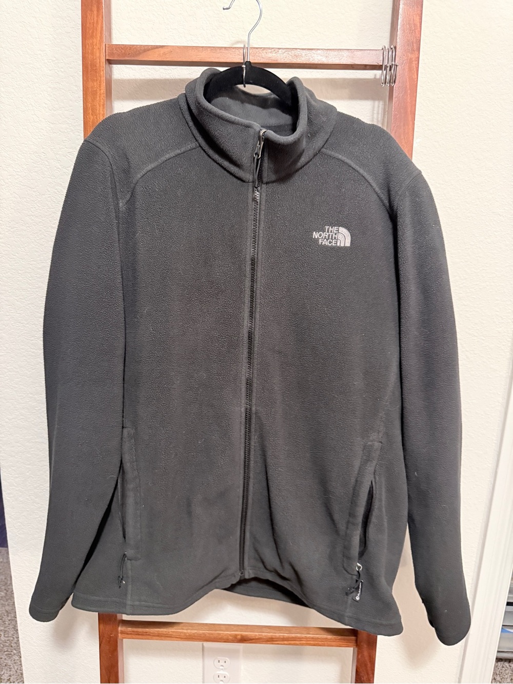 The North Face Mens Black Fleece Jacket with Embroidered Logo Size LG